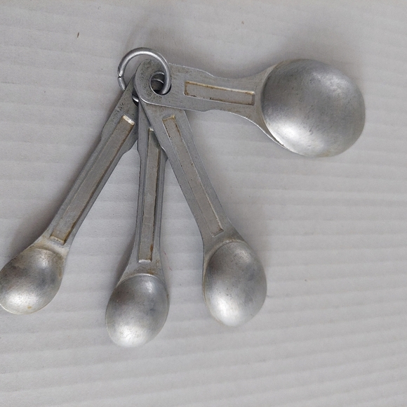 Vintage Measuring Spoons Metal - Picture 4 of 4